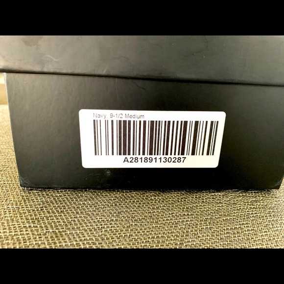 G.I.L.I. Navy Pumps - Picture 8 of 8